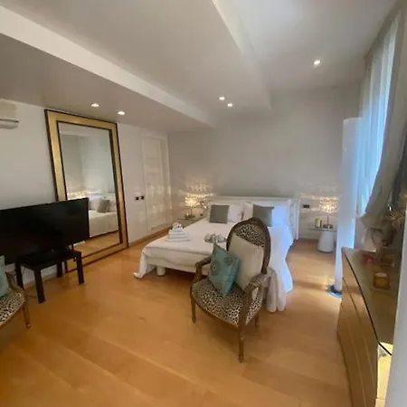 Apartment Ponte Vecchio Luxury Florence