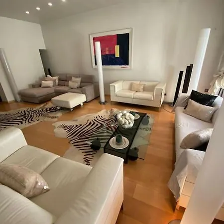 Ponte Vecchio Luxury شقة